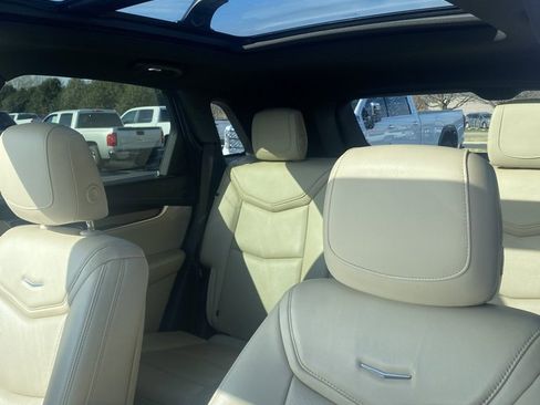 Certified 2019 Cadillac XT5 Luxury image 2