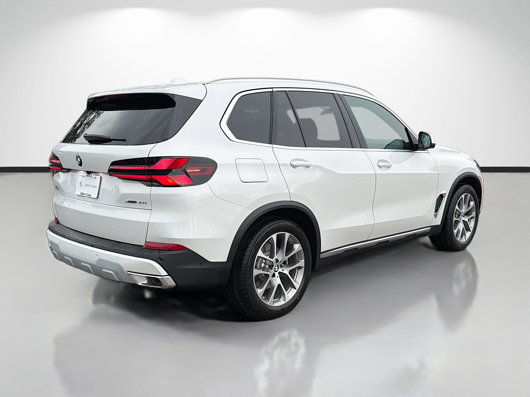 New 2026 BMW X5 xDrive40i w/ Premium Package AWD/4WD image 3