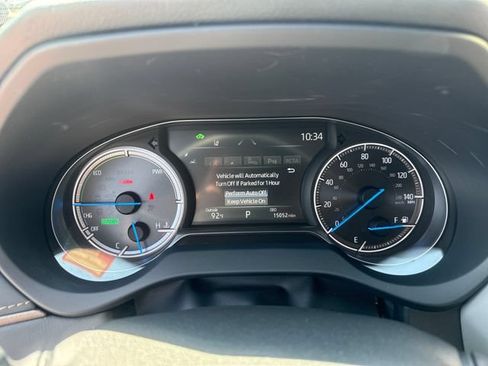 Used 2024 Toyota Venza XLE AWD/4WD image 12
