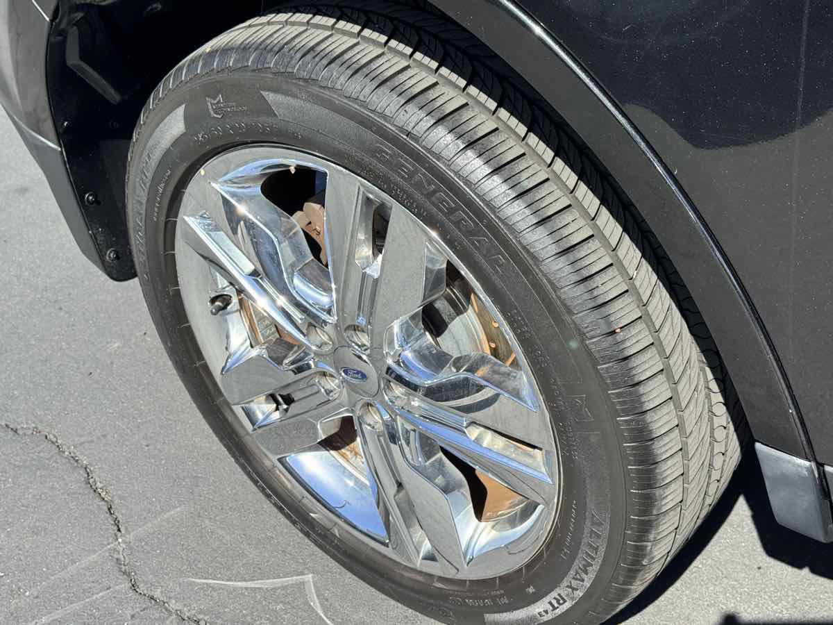 Used 2013 Ford Edge SEL FWD image 23