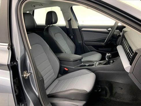 New 2026 Volkswagen Jetta SE image 9