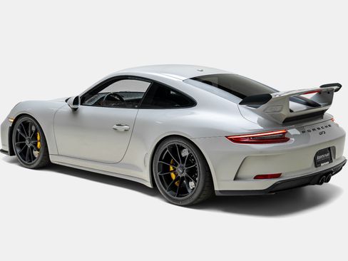 Used 2018 Porsche 911 GT3 RWD image 14