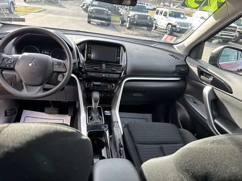Used 2025 Mitsubishi Eclipse Cross ES image 13