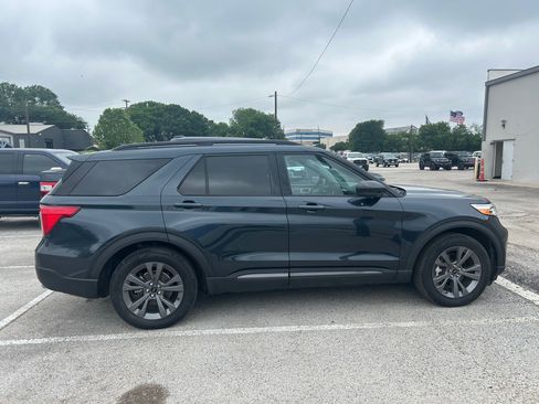 Used 2023 Ford Explorer XLT w/ Equipment Group 202A RWD image 16