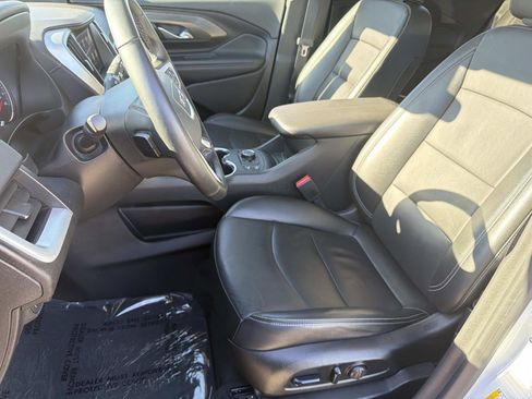 Used 2024 GMC Terrain SLT image 19