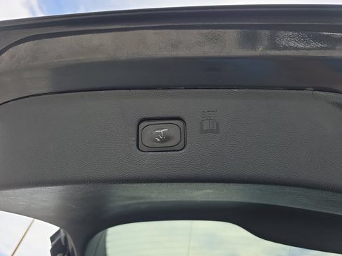 Used 2021 Ford Edge Titanium AWD/4WD image 32