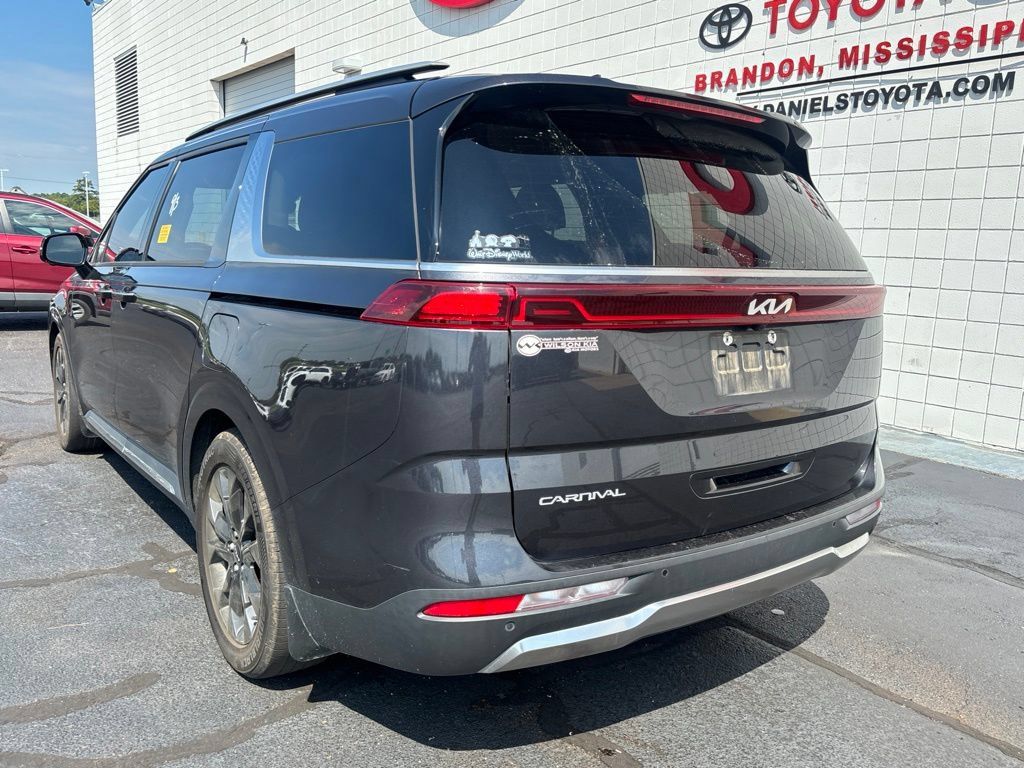 Used 2023 Kia Carnival SX Prestige FWD image 6