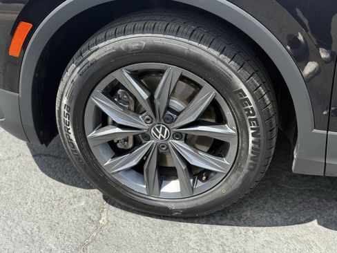 Used 2022 Volkswagen Tiguan SE FWD image 10