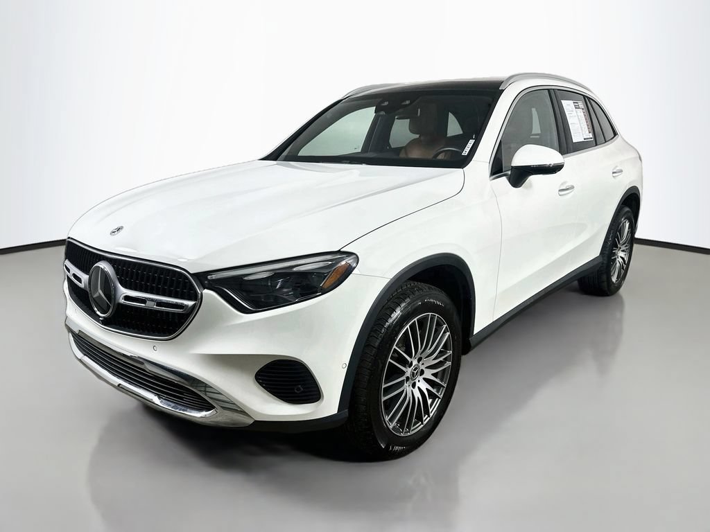 Used 2023 Mercedes-Benz GLC 300 4MATIC w/ Pinnacle Trim Package image 3