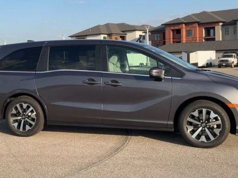 New 2026 Honda Odyssey EX-L image 9