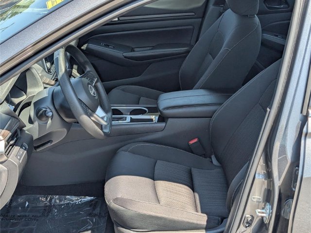 Used 2024 Nissan Altima 2.5 SV FWD image 12