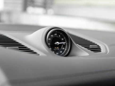 Certified 2025 Porsche Cayenne Coupe image 26