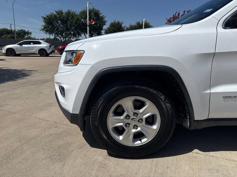 Used 2016 Jeep Grand Cherokee Laredo w/ Quick Order Package 23E RWD image 2
