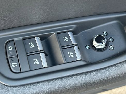 Used 2022 Audi A4 2.0T Premium image 15