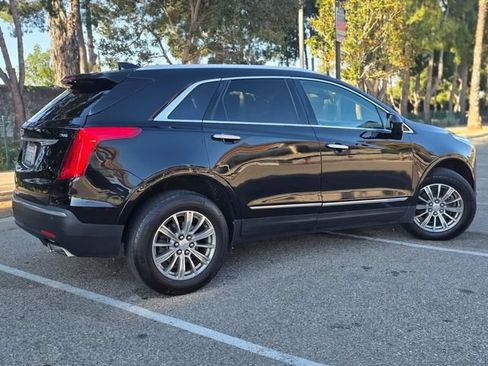 Used 2018 Cadillac XT5 Luxury w/ Driver Awareness Package FWD image 7