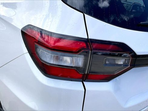 Used 2025 Honda Pilot TrailSport image 27