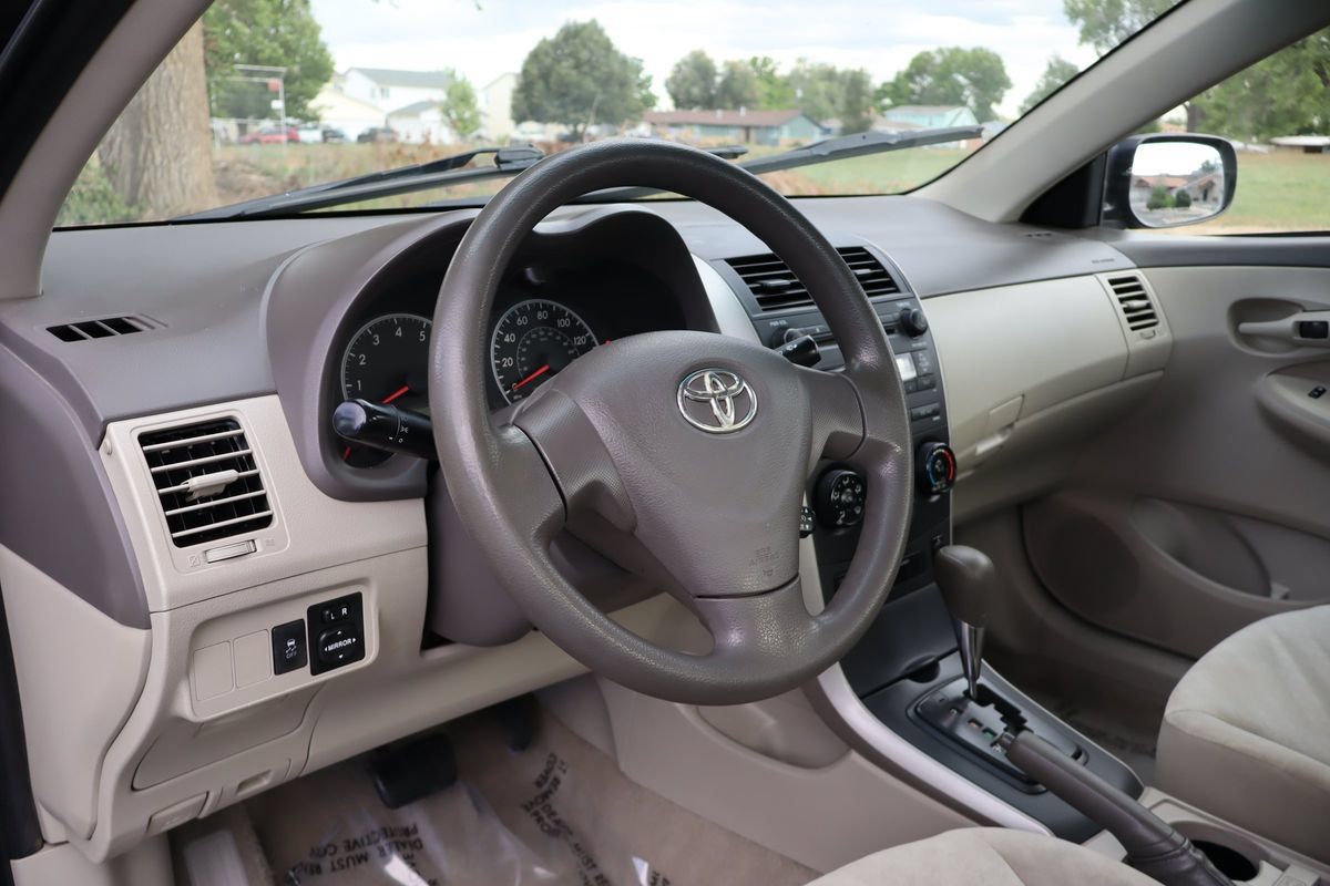 Used 2009 Toyota Corolla FWD image 15