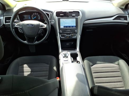 Used 2020 Ford Fusion SE FWD image 8