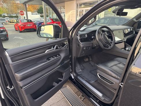 Used 2024 Jeep Grand Wagoneer L Series II w/ Quick Order Packagew 28T image 16