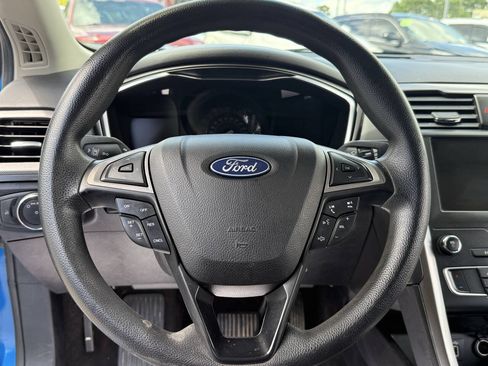 Used 2020 Ford Fusion SE FWD image 10