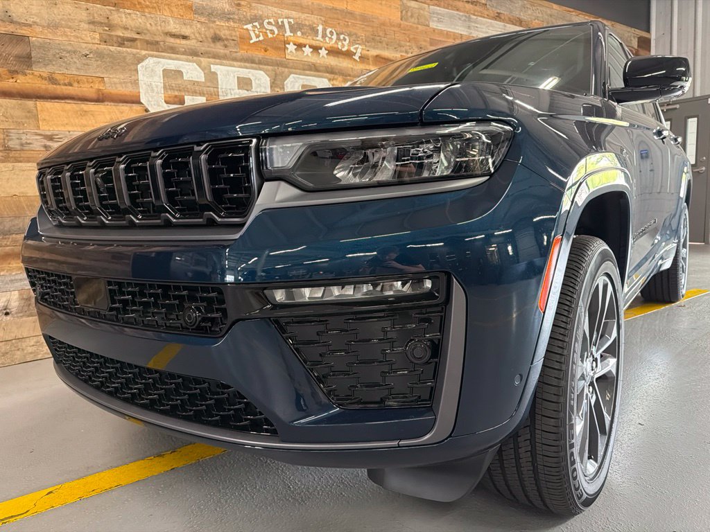 New 2026 Jeep Grand Cherokee Limited AWD/4WD image 11