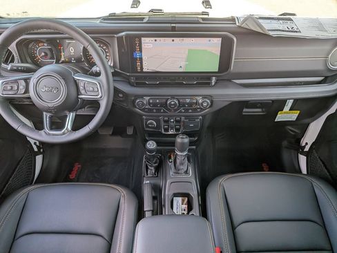 New 2026 Jeep Wrangler Unlimited Sahara AWD/4WD image 27