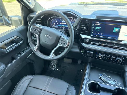 Used 2025 Chevrolet Silverado 2500 High Country w/ Midnight Edition AWD/4WD image 28