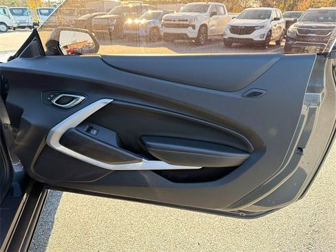 Used 2018 Chevrolet Camaro LT image 14