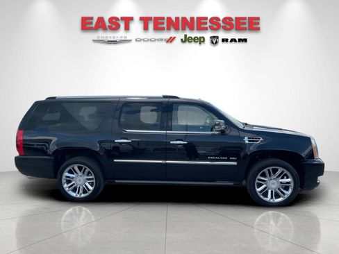 Used 2011 Cadillac Escalade ESV Platinum AWD/4WD image 2
