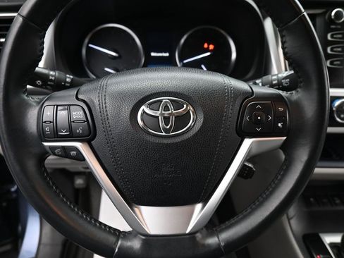 Used 2016 Toyota Highlander XLE image 20
