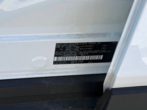 Used 2025 Toyota RAV4 XLE AWD/4WD image 15