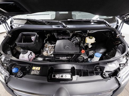 Used 2025 Mercedes-Benz Sprinter 2500 image 34