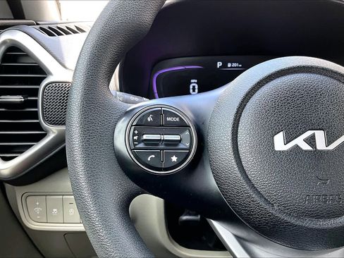 Used 2025 Kia Soul LX FWD image 24