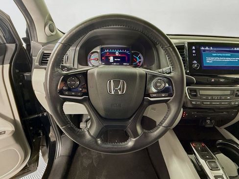 Used 2019 Honda Pilot Touring image 11