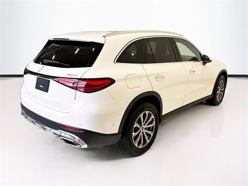 Used 2025 Mercedes-Benz GLC 300 4MATIC image 5