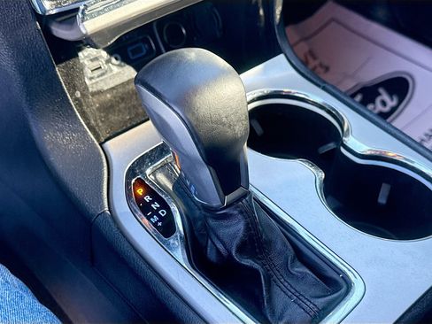 Used 2019 Jeep Grand Cherokee Altitude image 18