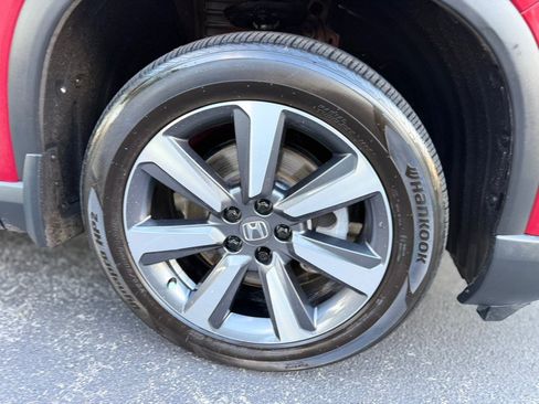 Used 2025 Honda Pilot Touring image 10