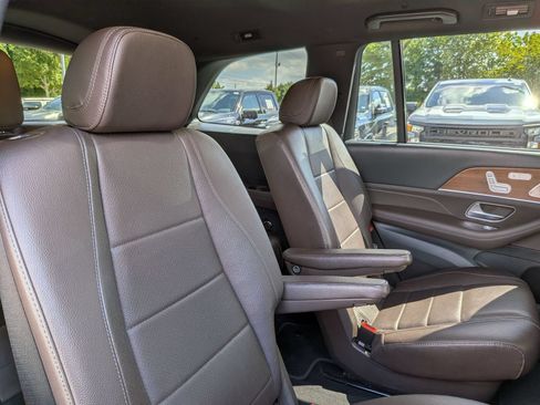 Used 2021 Mercedes-Benz GLS 450 4MATIC image 36