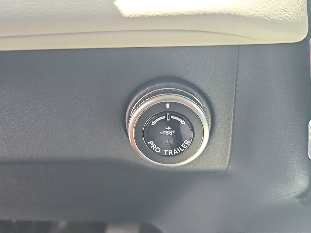 New 2027 Lincoln Navigator Black Label RWD image 21
