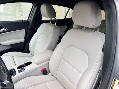Used 2017 Mercedes-Benz GLA 250 image 14