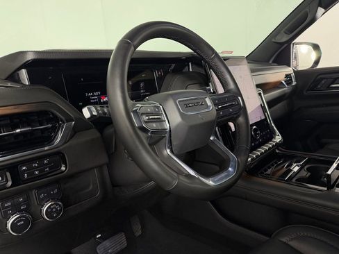 Used 2025 GMC Yukon Denali image 15