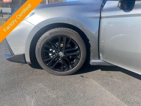 Used 2025 Toyota Camry SE image 9