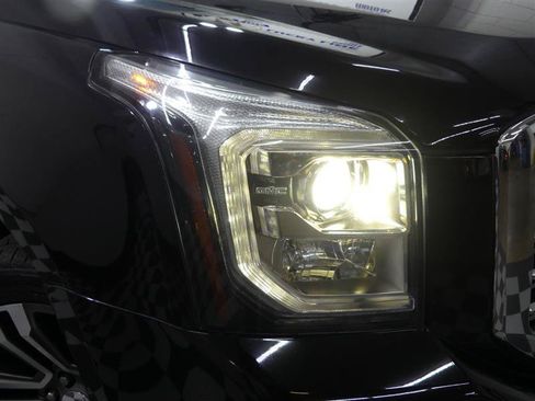 Used 2019 GMC Yukon Denali w/ Denali Ultimate Package AWD/4WD image 14