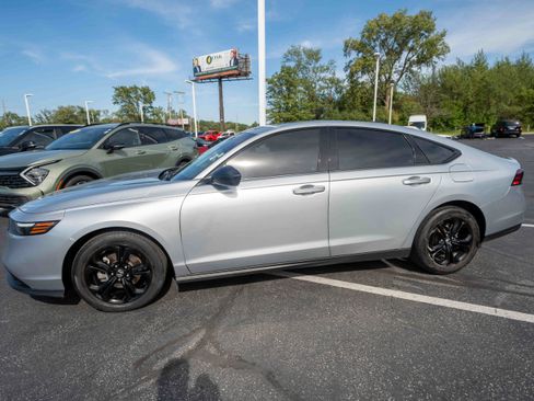 Used 2025 Honda Accord SE image 3