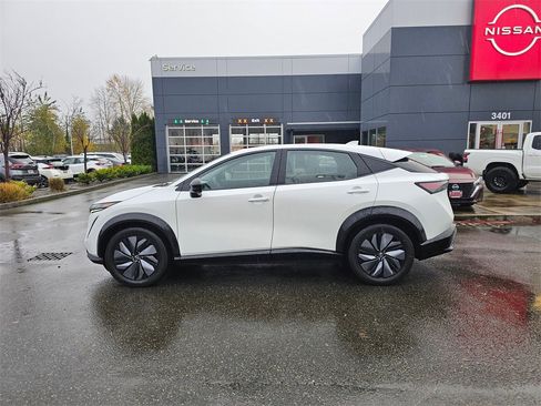 Used 2023 Nissan Ariya AWD image 8