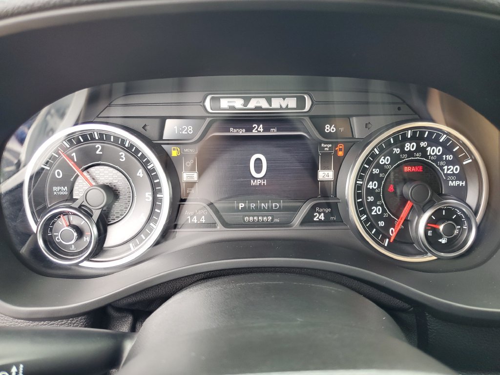 Used 2022 RAM 1500 Laramie AWD/4WD image 13