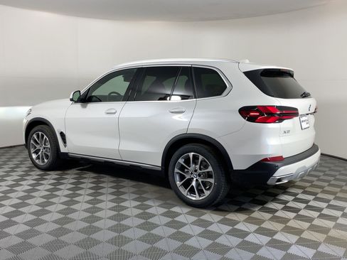Used 2026 BMW X5 sDrive40i w/ Premium Package image 3