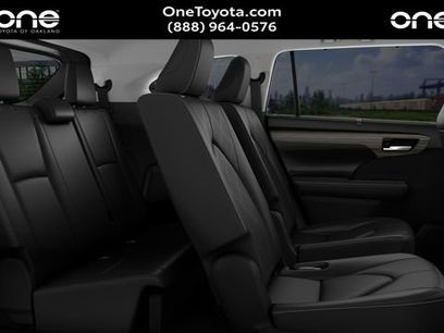 New 2026 Toyota Highlander Platinum