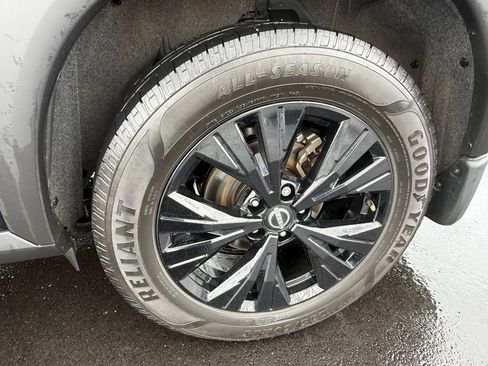 Used 2023 Nissan Rogue SV w/ SV Premium B Package FWD image 29