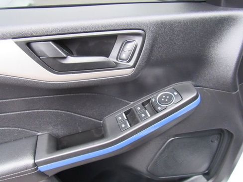 Used 2022 Ford Escape SE w/ Convenience Package image 12